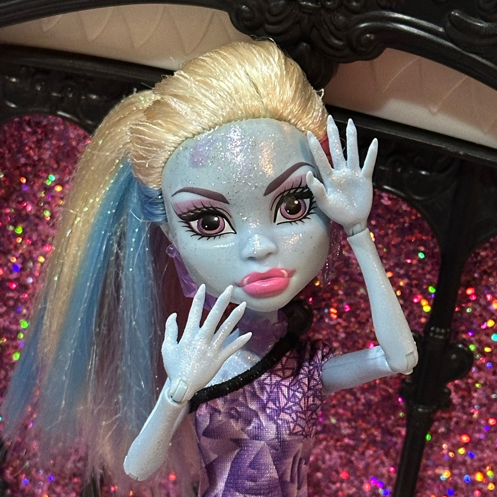 Monster high City of Scaris Abbey Bominable